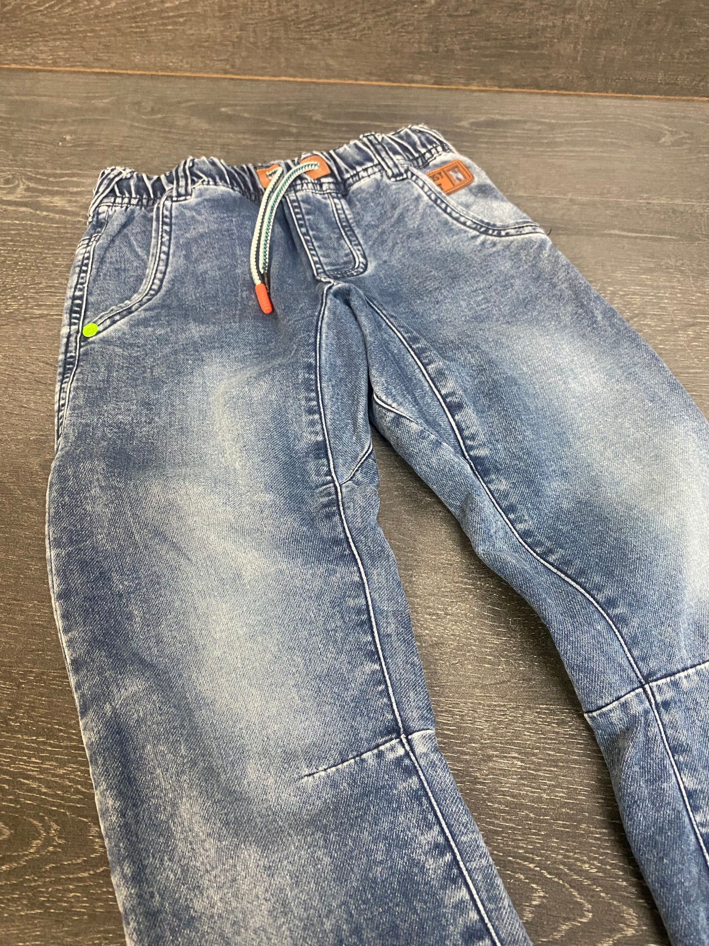 Friperie B. Nosy - jeans jogger - gr 122/128 (7-8 ans )
