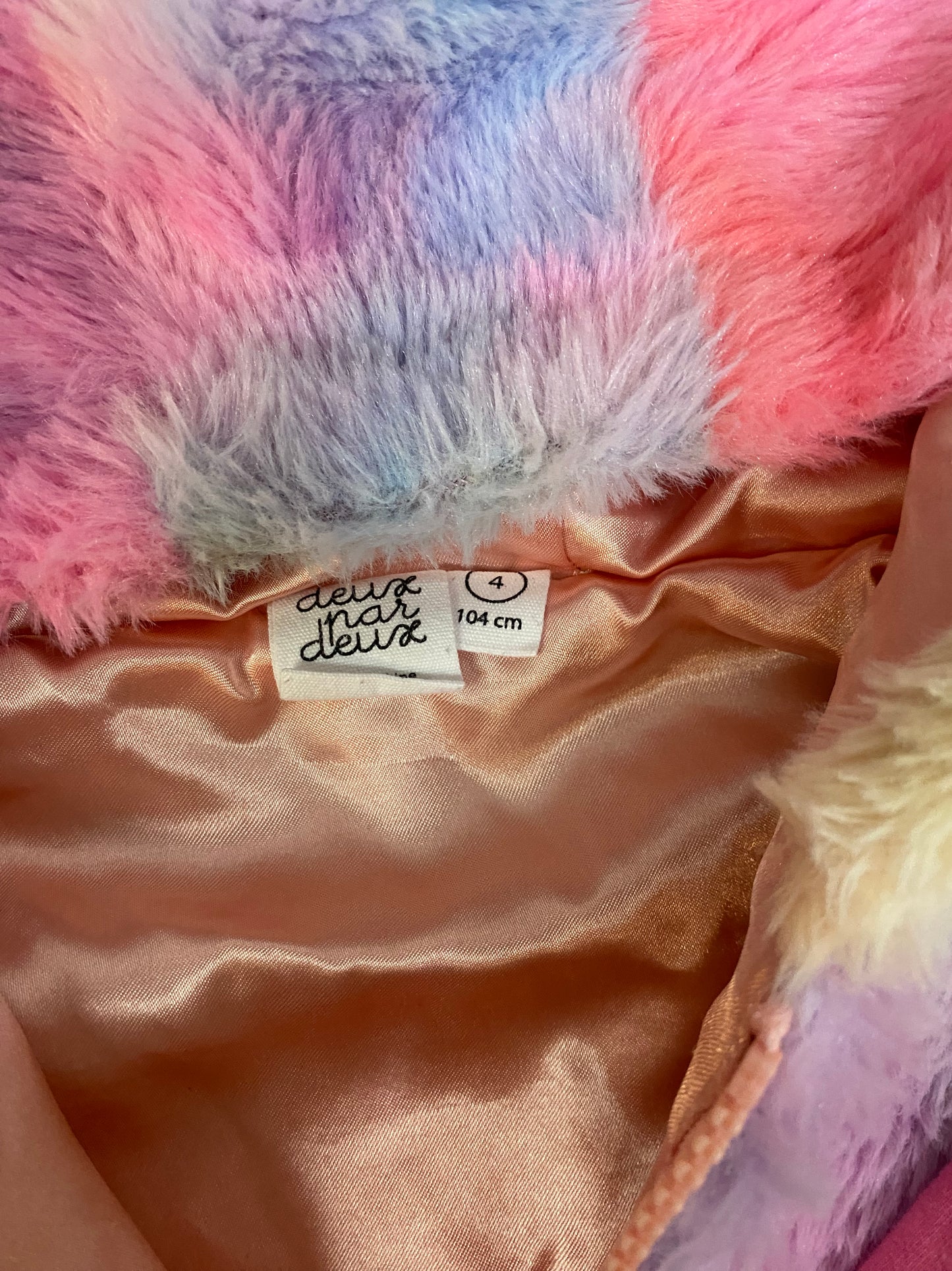 Friperie - manteau en poil de licorne - 4 ans - et bonnet large enfant neuf