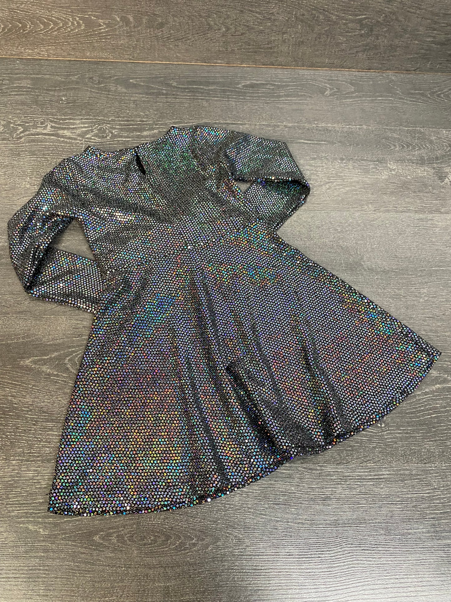 Friperie comme neuve - robe brillante - 7 ans - zara -
