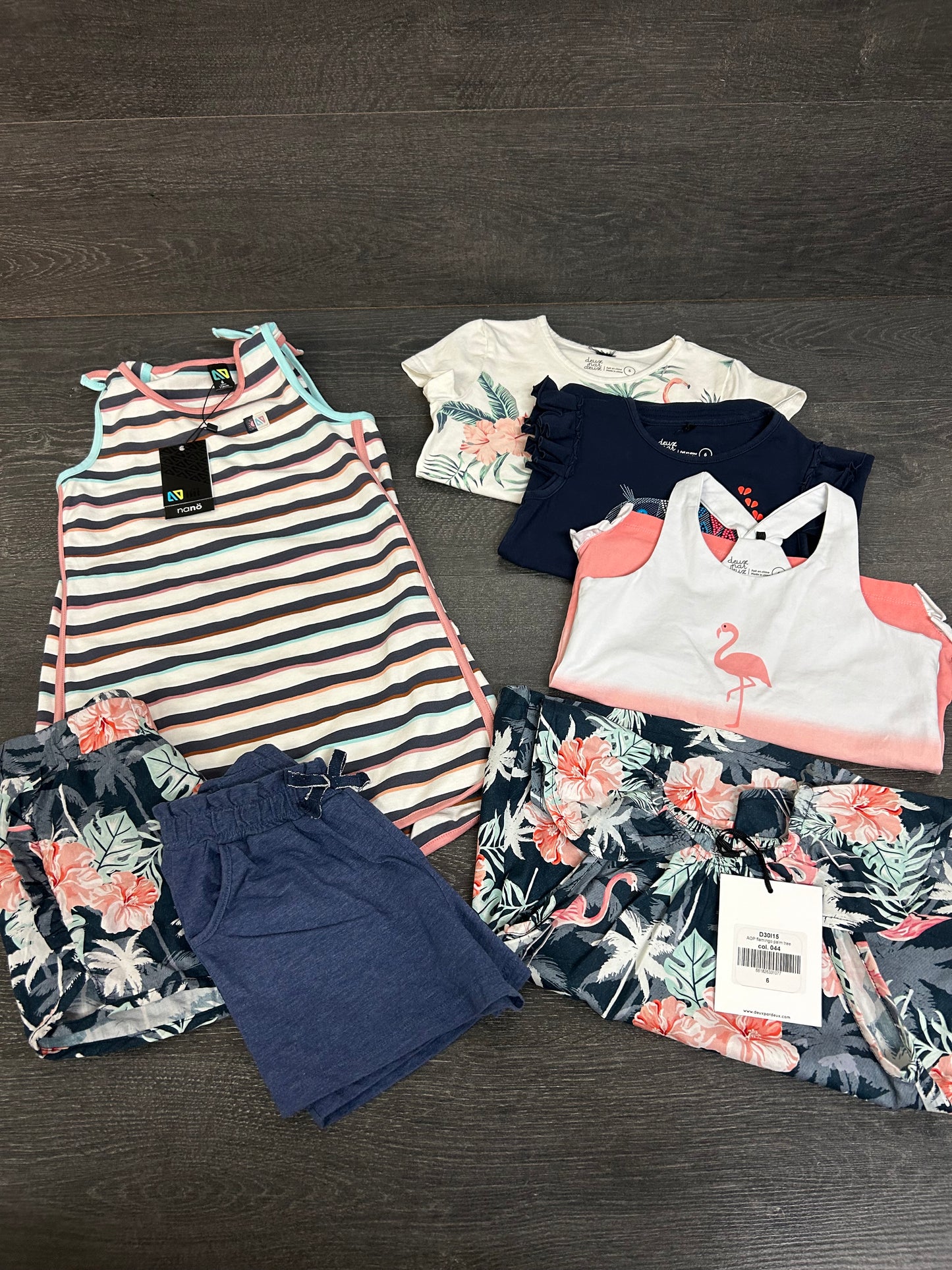 Reservé - I.s. Neuf, comme neuf et usagé - 6 ans - nano, 2x2 et h&m
