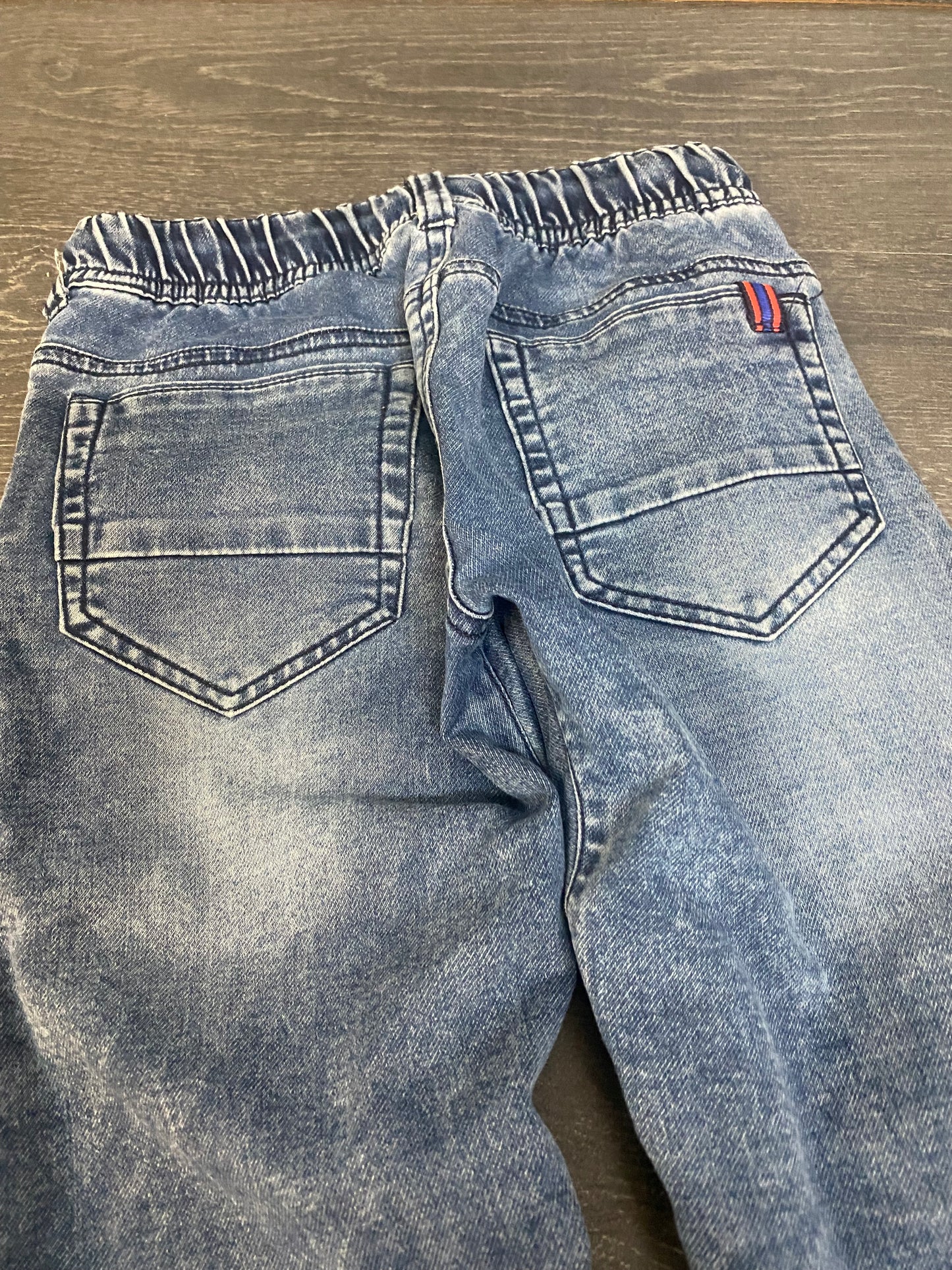 Friperie B. Nosy - jeans jogger - gr 122/128 (7-8 ans )