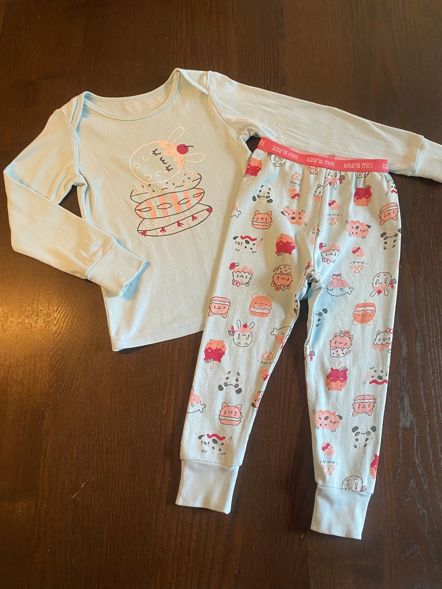 Reservé Friperie - souris mini - pyjama - 2-3 ans - mini tache voir photo