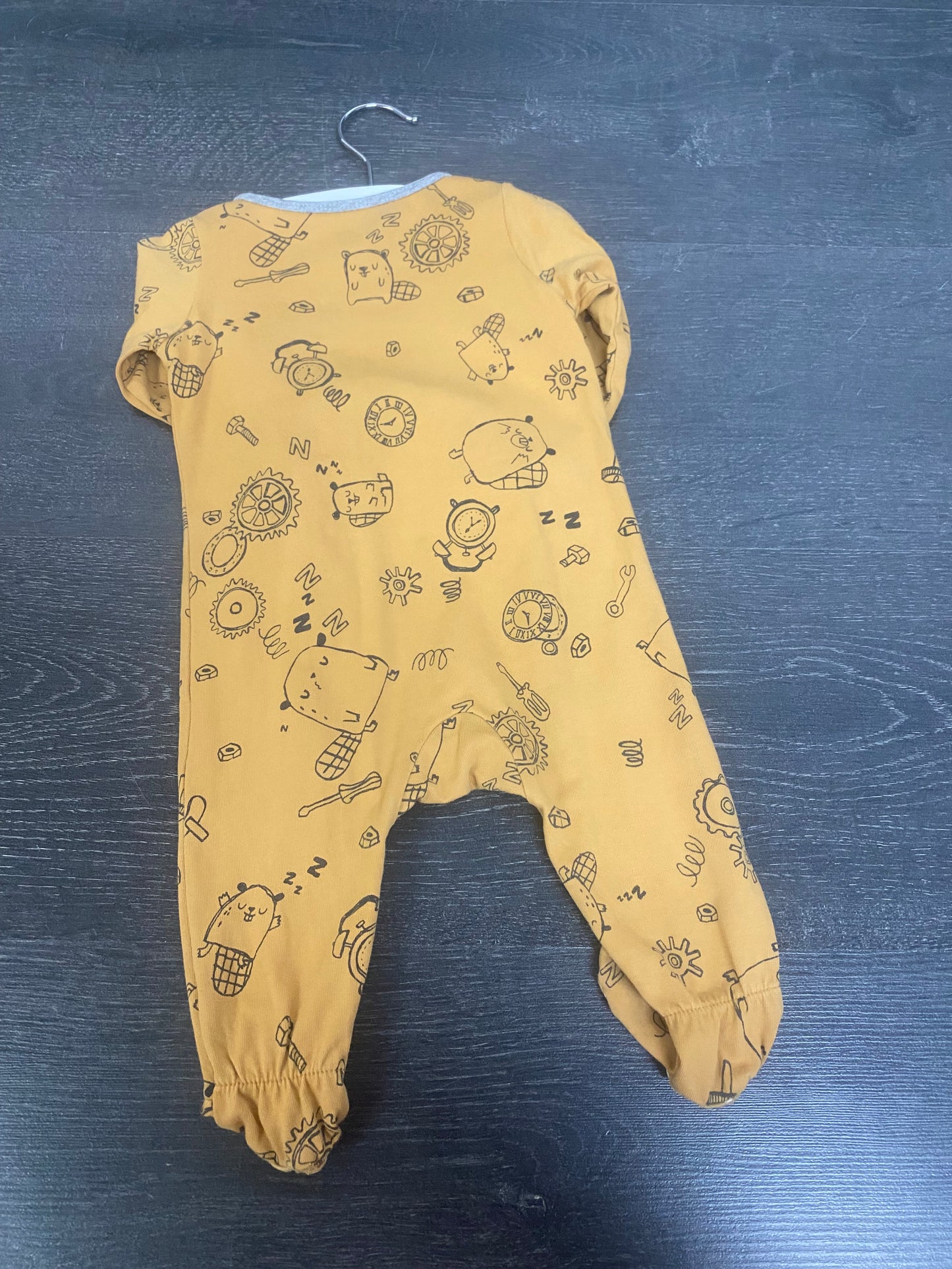 Friperie - 2 pyjamas bien portés - 3-6 mois - 10$ pour les 2