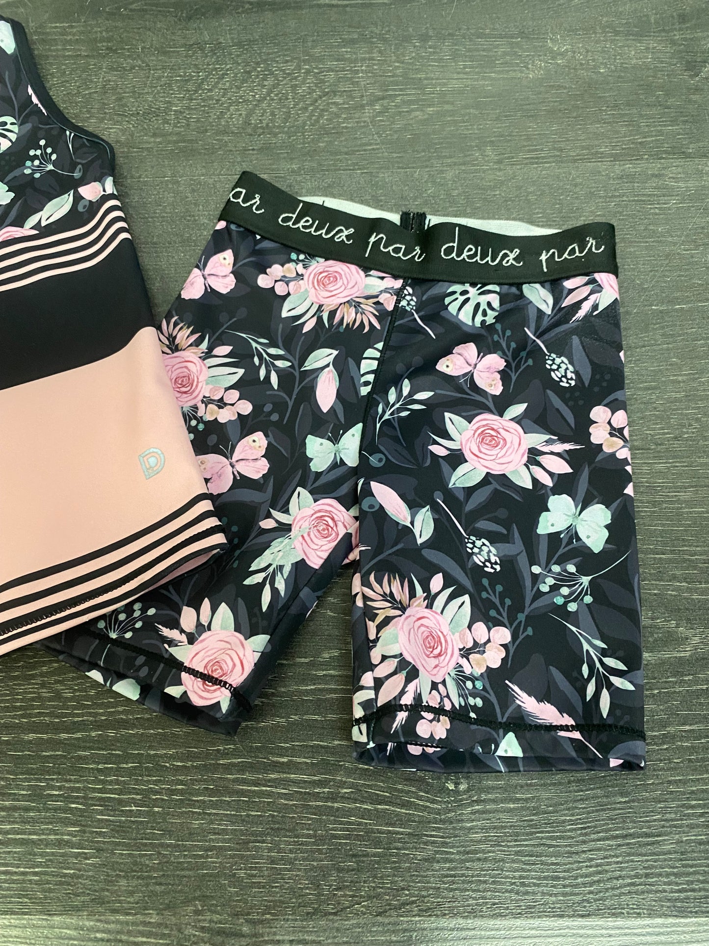 Friperie - 3-4 ans - deux par deux - bel etat - duo