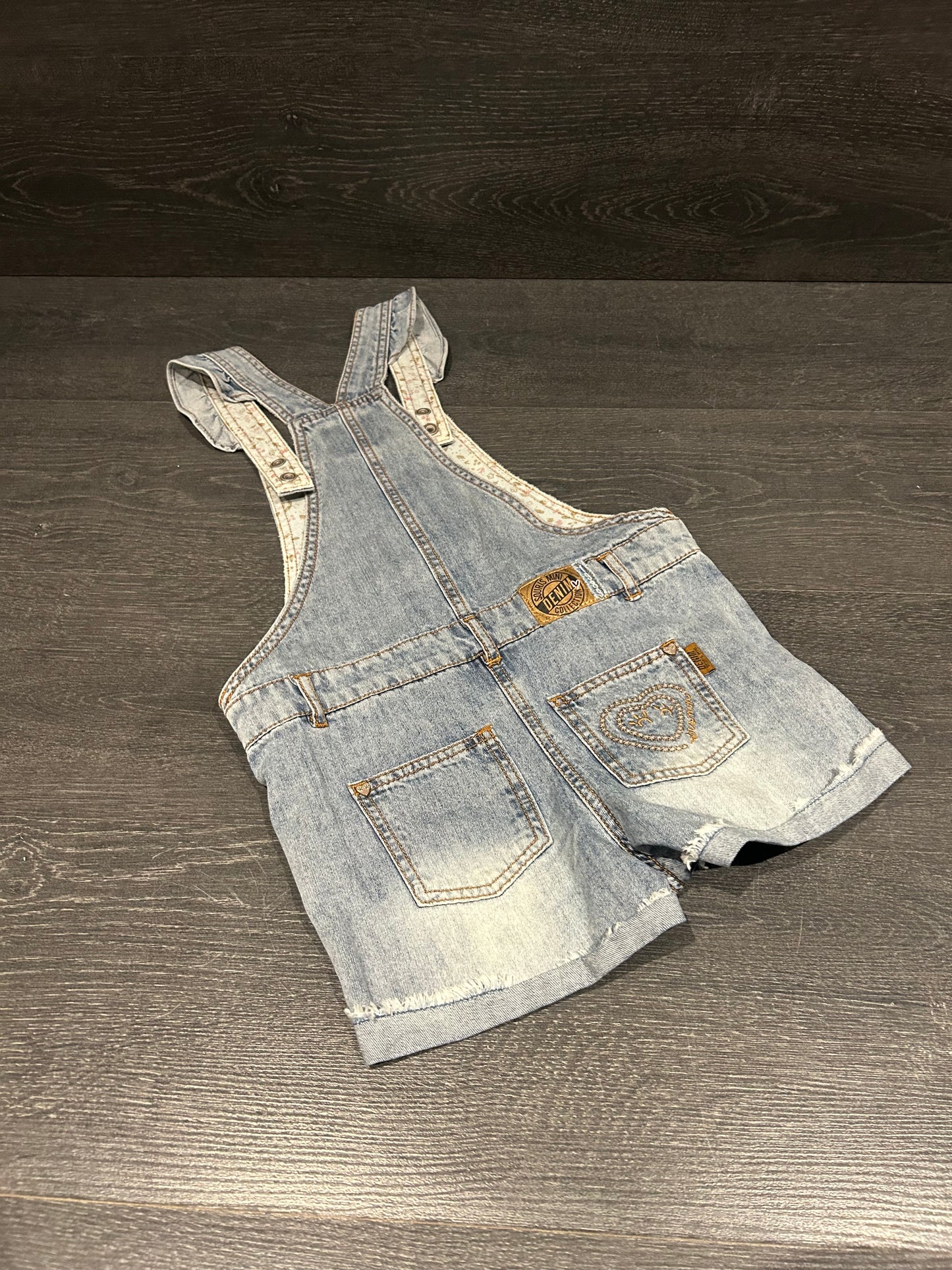 Vendu a.s.h Friperie - salopette short - sourismini - 7 ans