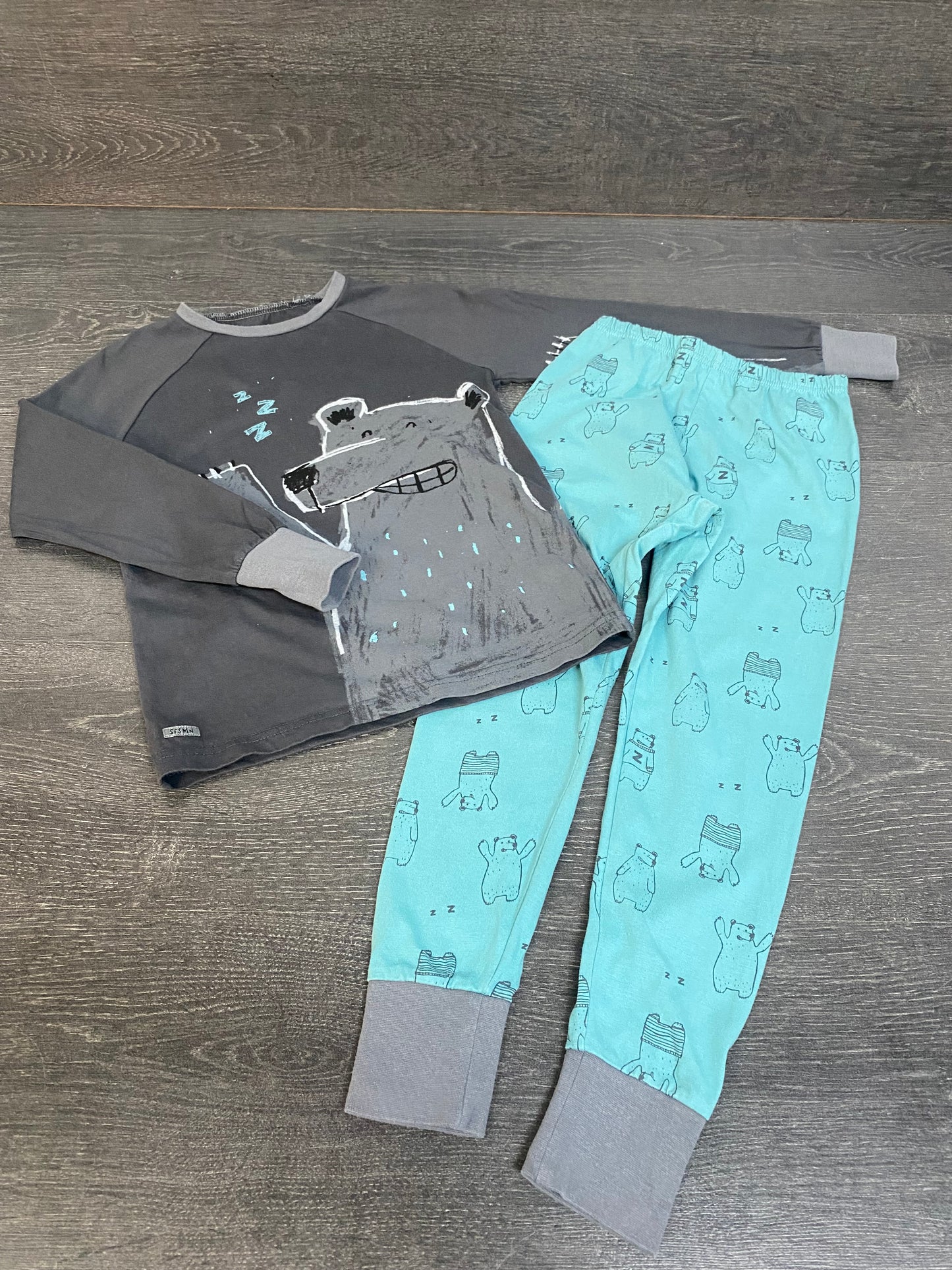 Friperie - pyjama - 6 ans - souris mini - tres bel etat