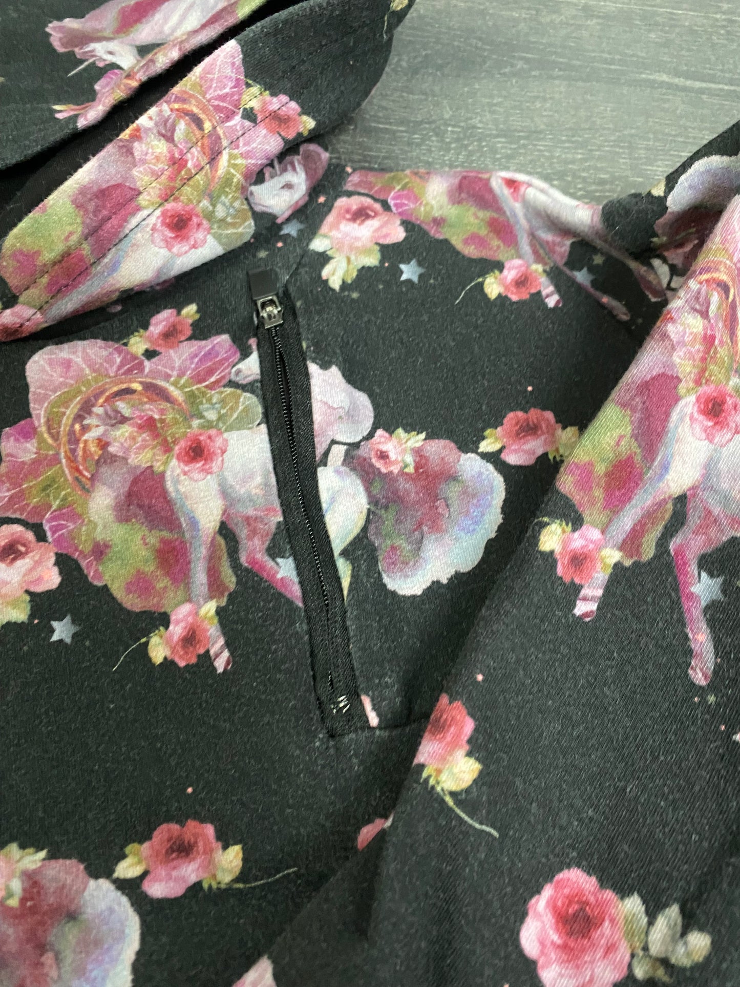 Friperie - hoodie - 2x2 - bien porté et zip defectueux - 7 ans