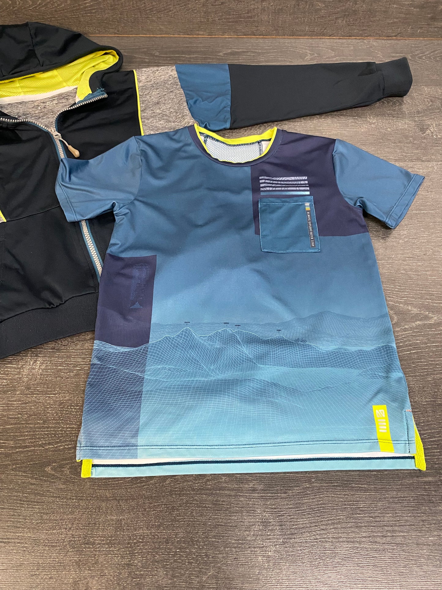 Friperie - ensemble sport 3 mcx - nano - 8 ans