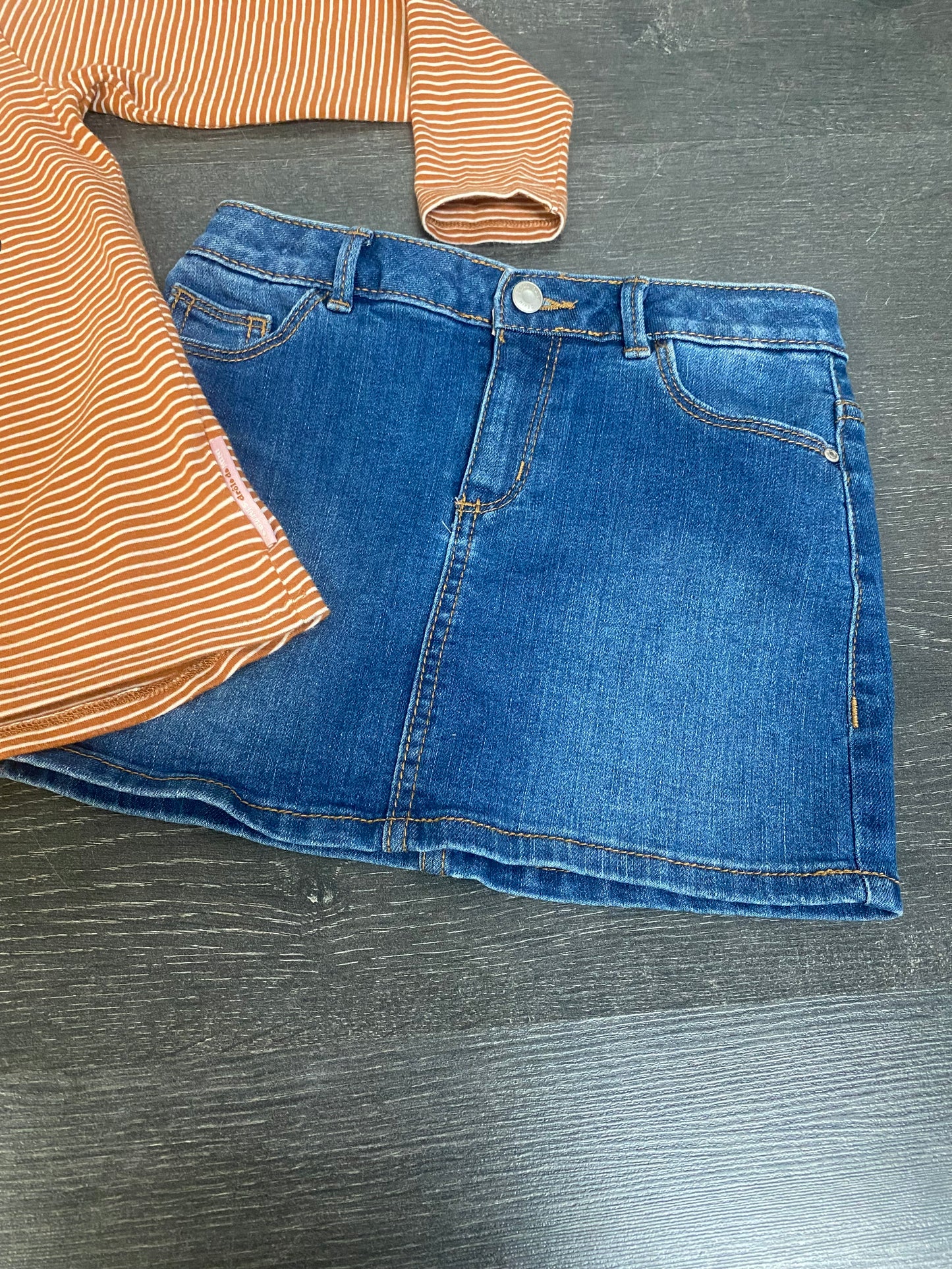 Friperie - jupe et gilet manche longues - comme neuf - 5 ans - souris mini et