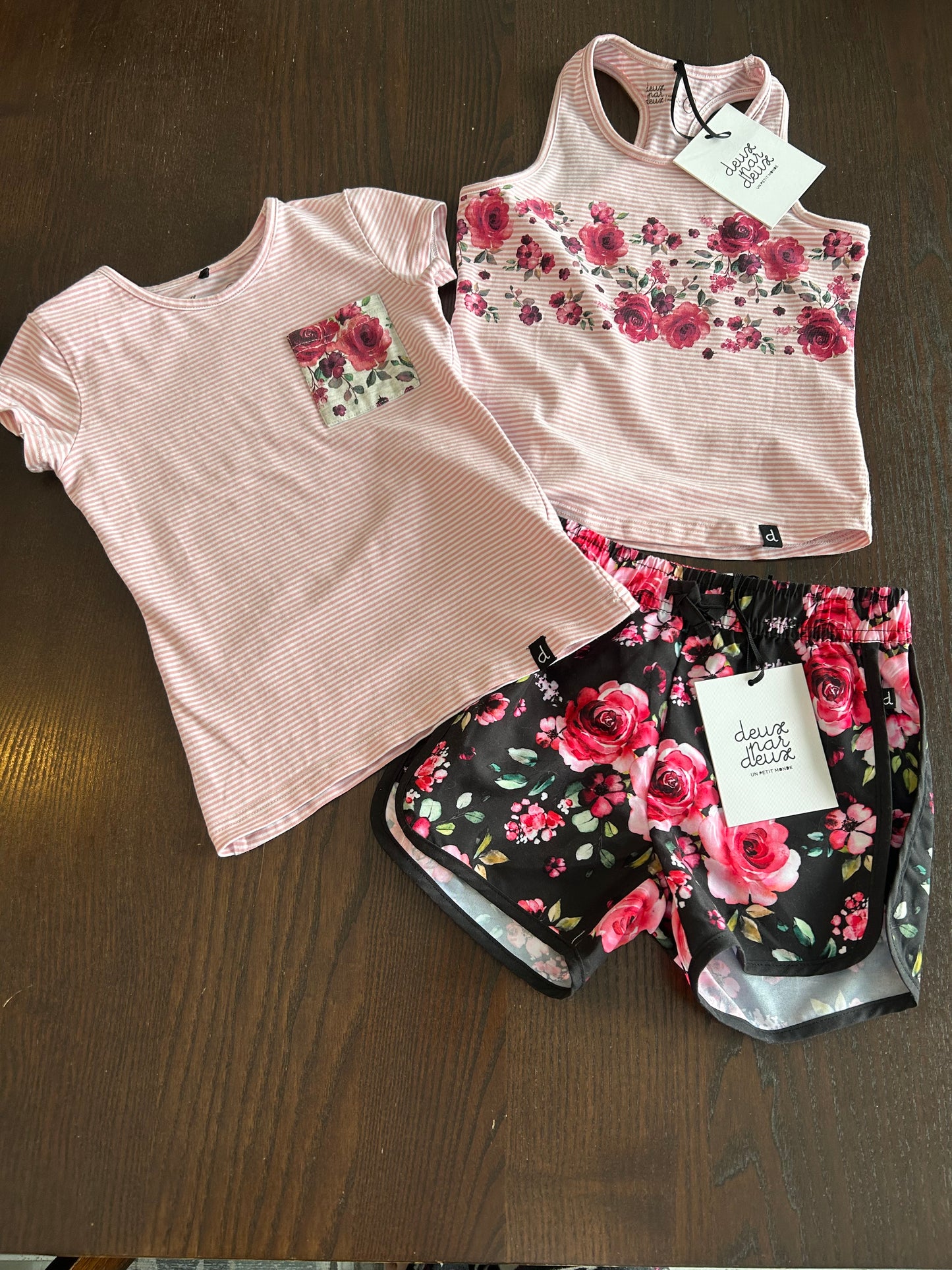 Neuf et usagé - short- cami et t shirt - 6 ans -