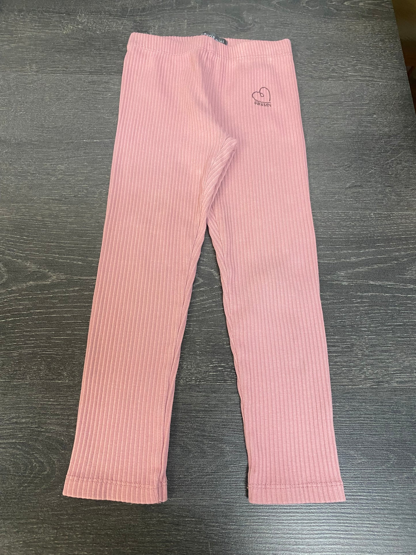 Friperie - bien lire ma description - 2 items imparfaits sur cette annonce - 4 ans - souris mini