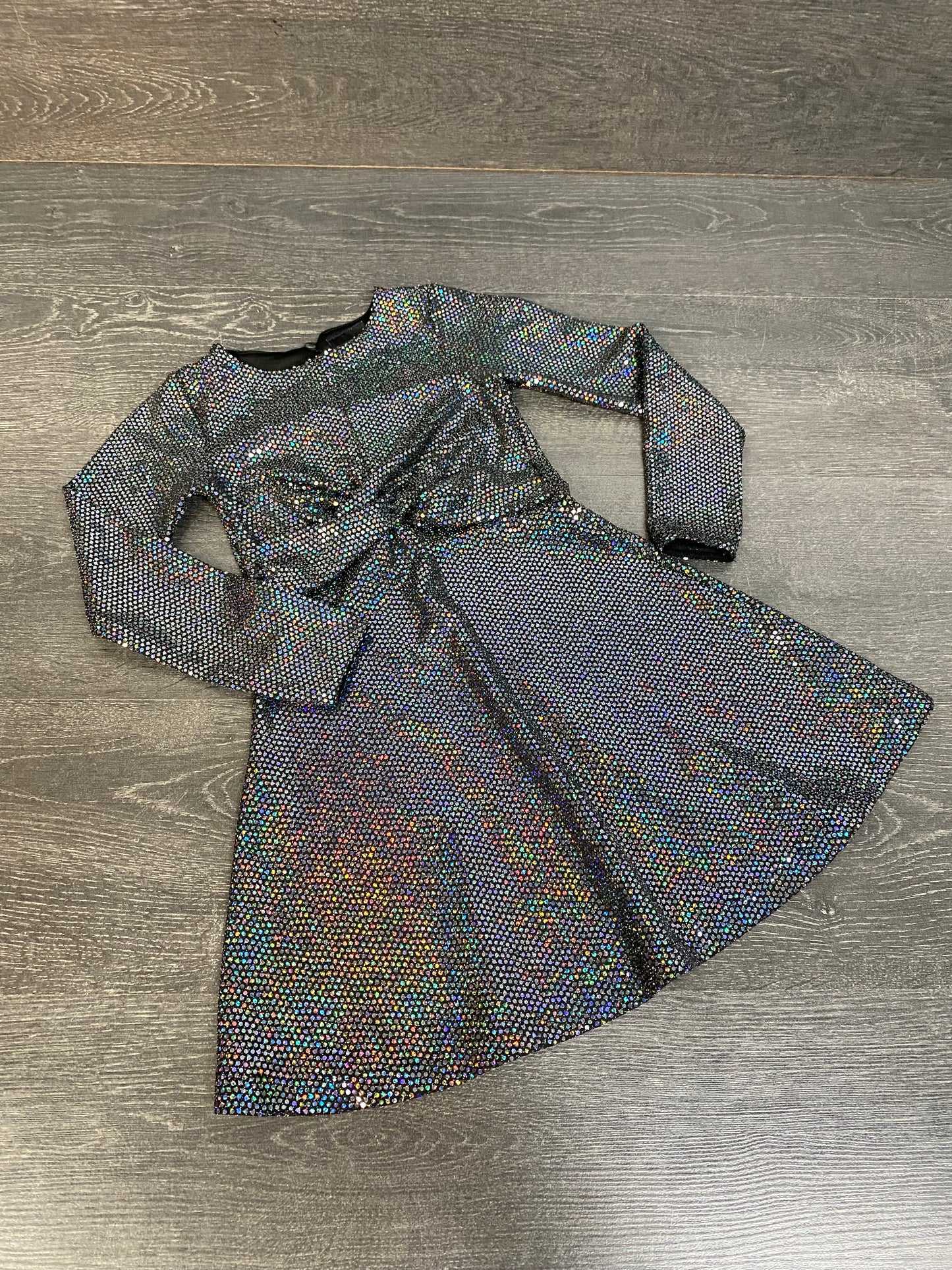 Friperie comme neuve - robe brillante - 7 ans - zara -