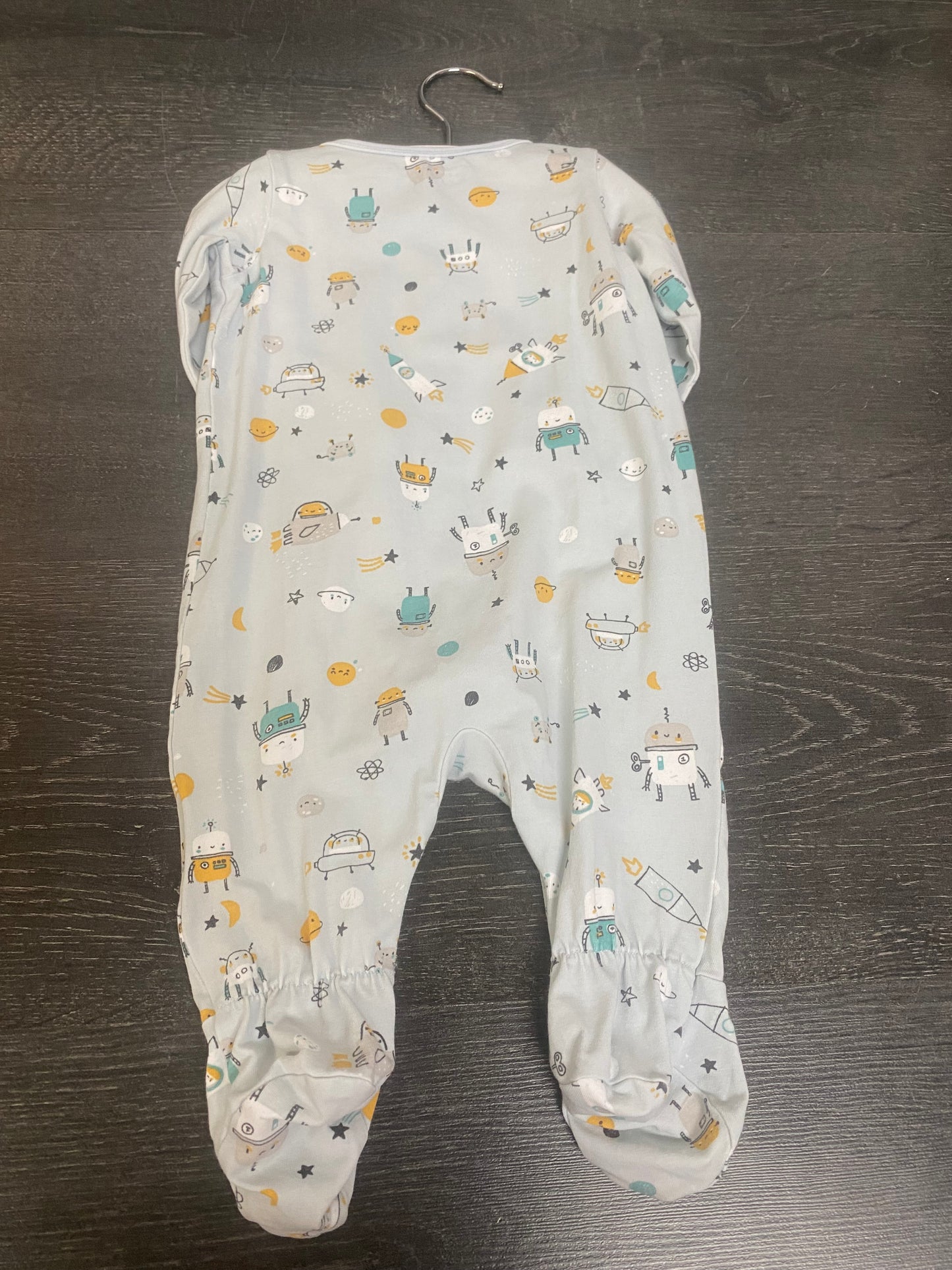 Friperie - 2 pyjamas bien portés - 3-6 mois - 10$ pour les 2