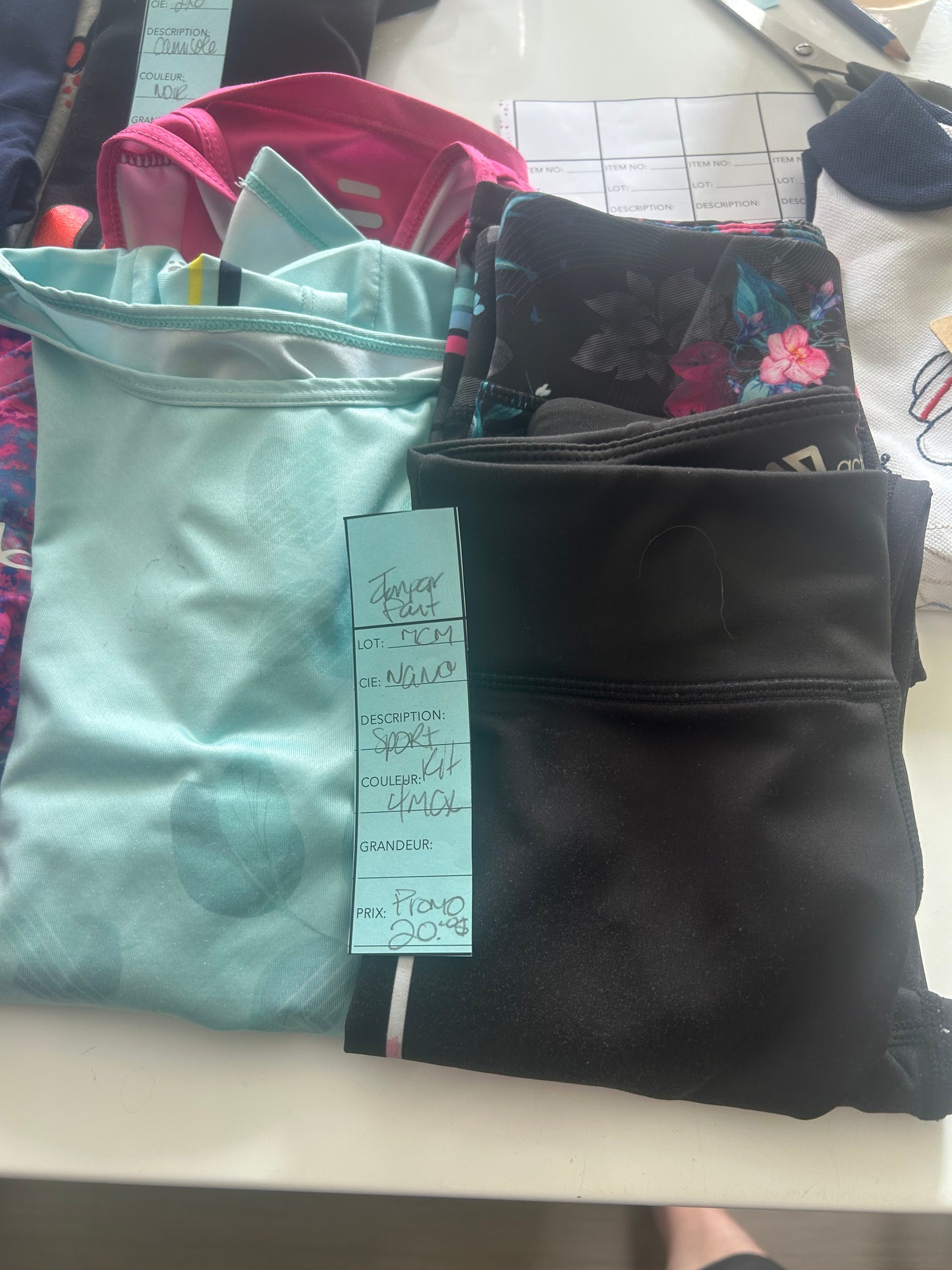 Vente 10 juin Steph gaud- 12 items