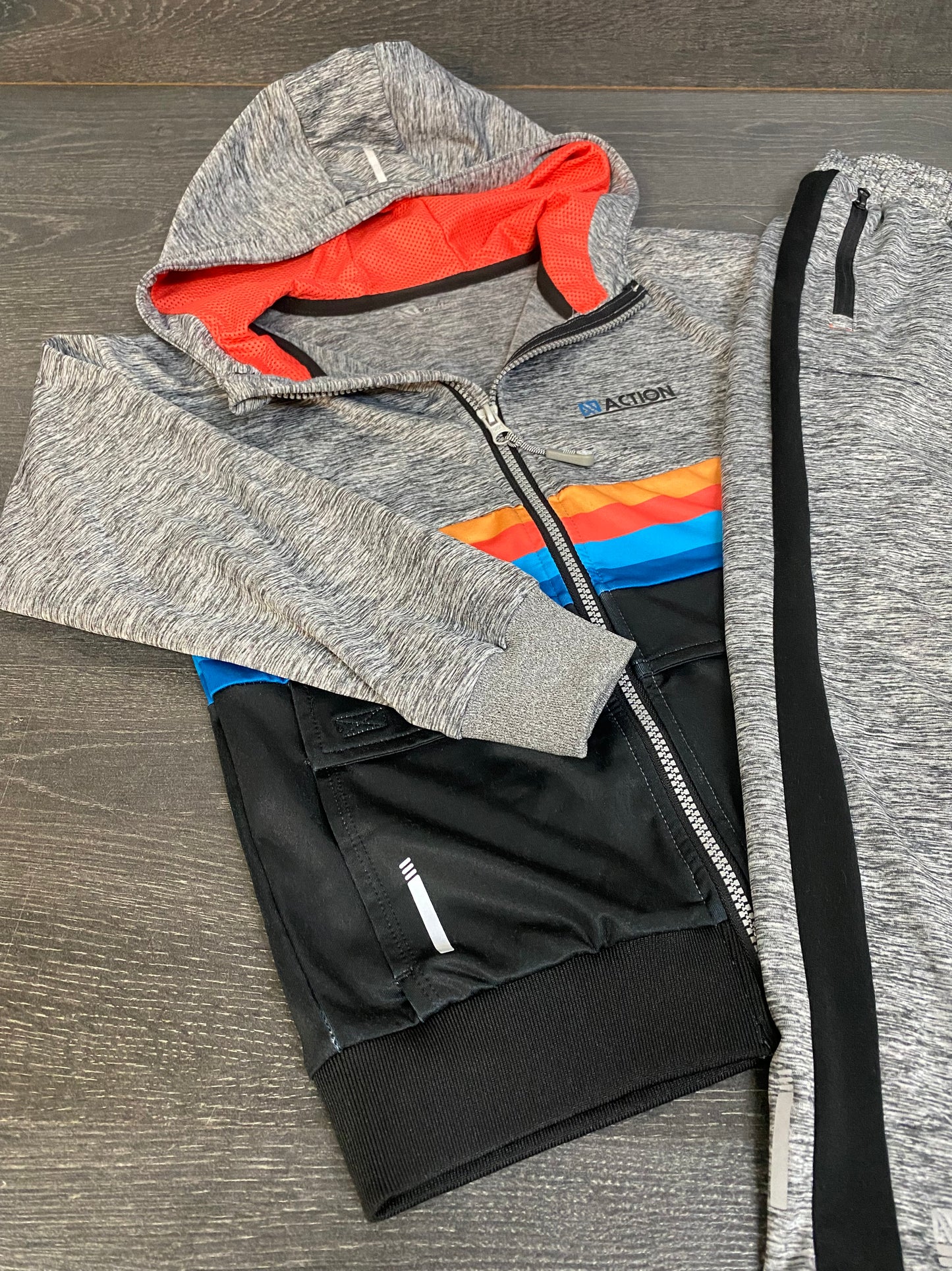 Friperie - nano sport - 7 ans -veste et pantalon sport