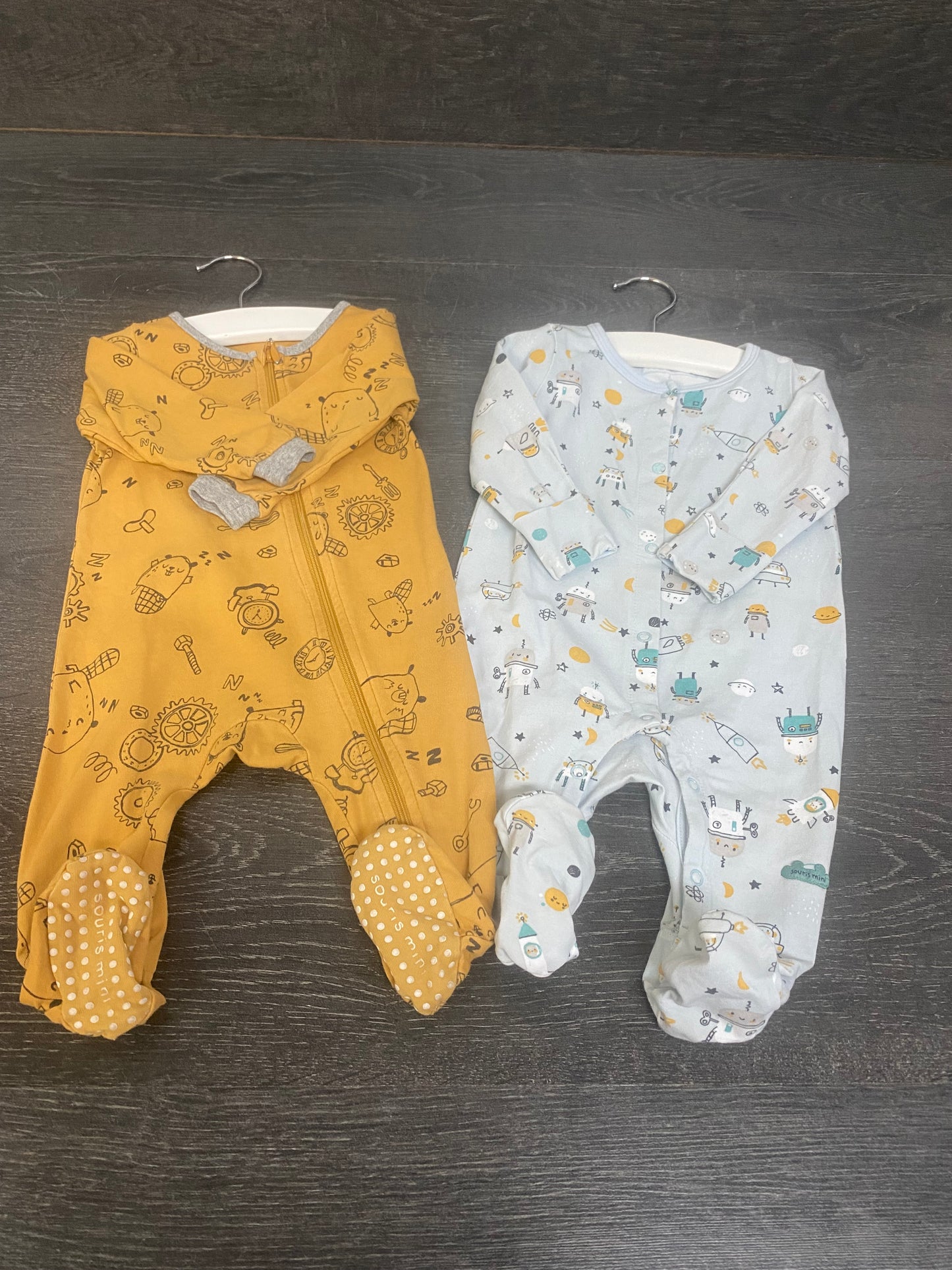 Friperie - 2 pyjamas bien portés - 3-6 mois - 10$ pour les 2